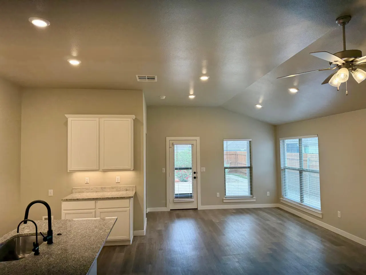 Photo 6 — 2928 Abbeville Avenue, Wolfforth, TX 79382