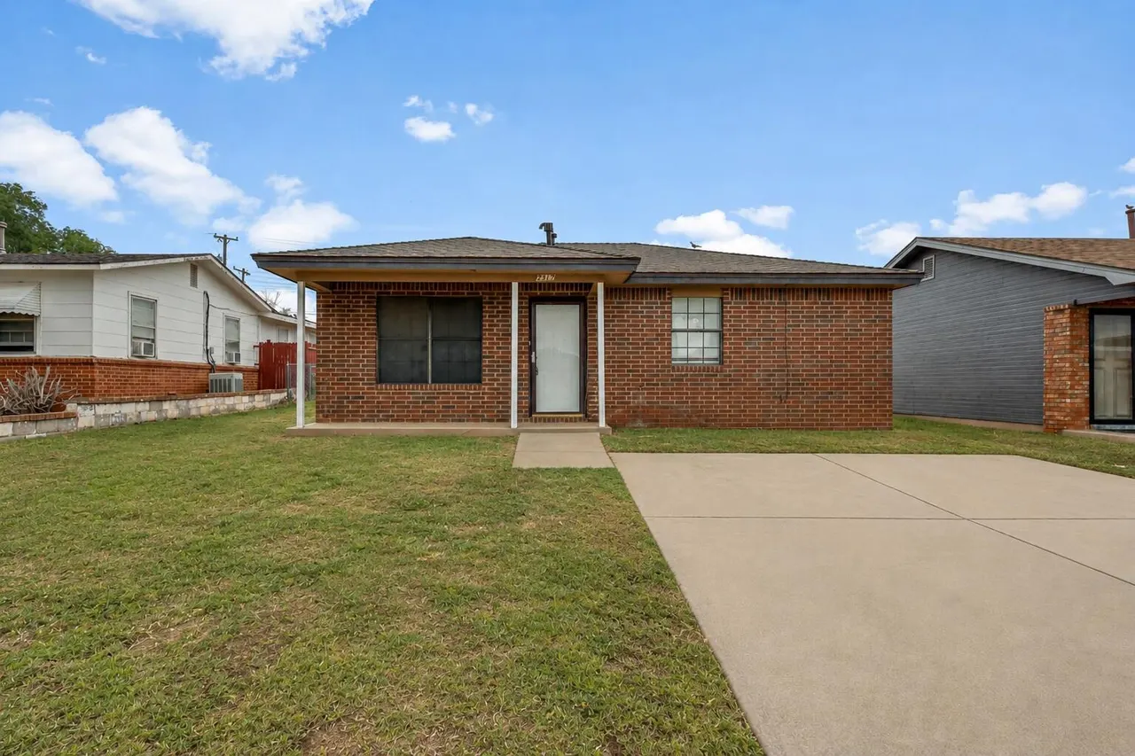 Front exterior — 2317 Birch Avenue, Lubbock, TX 79404