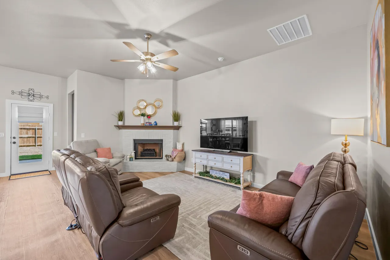 Photo 2 — 2926 Abbeville Avenue, Wolfforth, TX 79382