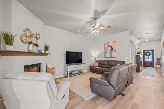 Photo 4 — 2926 Abbeville Avenue, Wolfforth, TX 79382