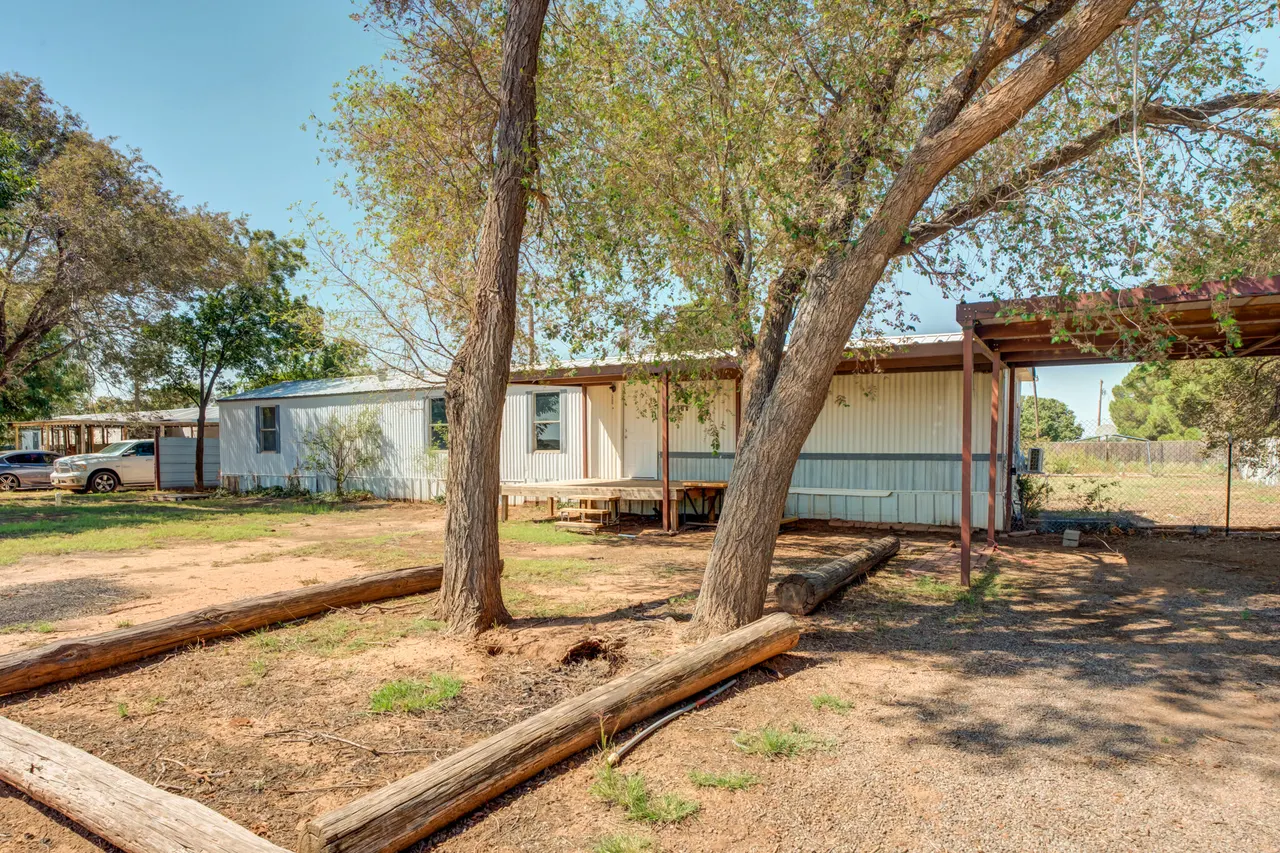 Photo 3 — 9417 N Dixon Avenue, Lubbock, TX 79415