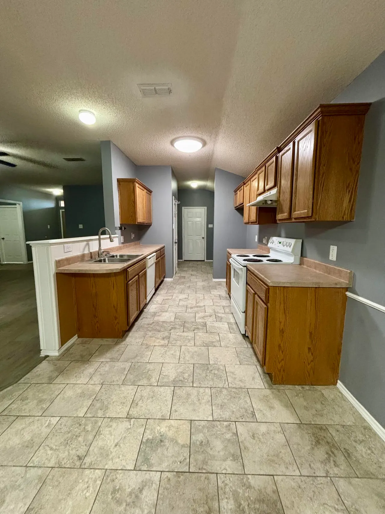 Photo 5 — 524 N Kline Avenue, Lubbock, TX 79416