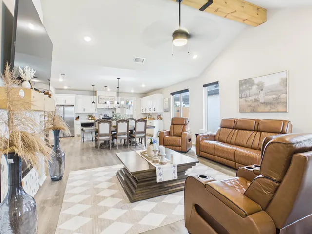 Photo 7 — 5835 Grinnell Street, Lubbock, TX 79416