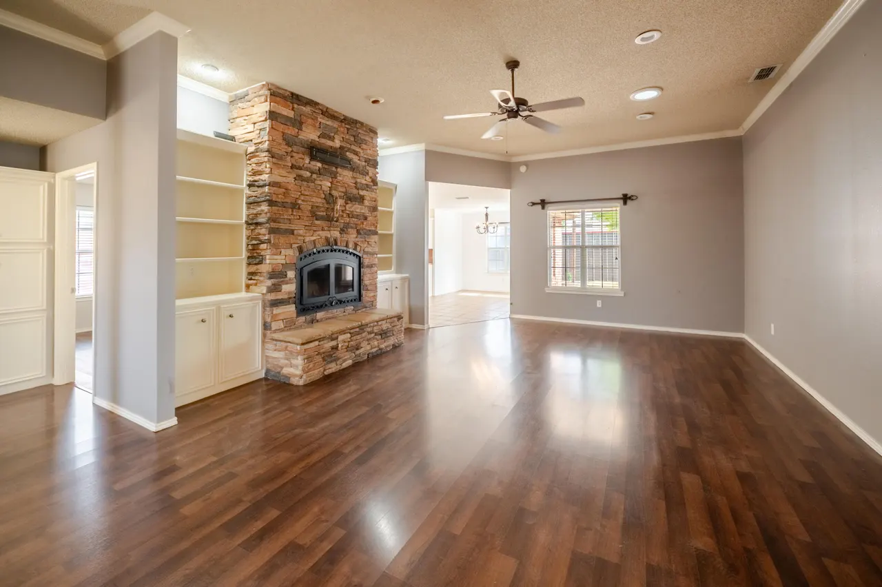 Photo 8 — 6717 7th Street, Lubbock, TX 79416