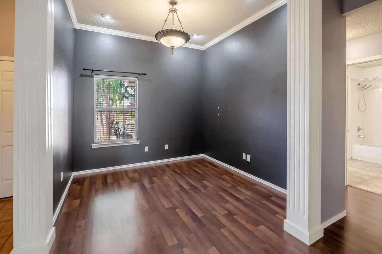 Photo 11 — 6717 7th Street, Lubbock, TX 79416