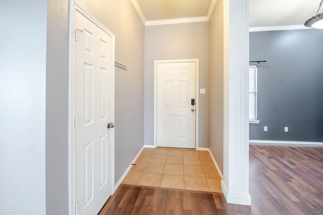 Photo 6 — 6717 7th Street, Lubbock, TX 79416