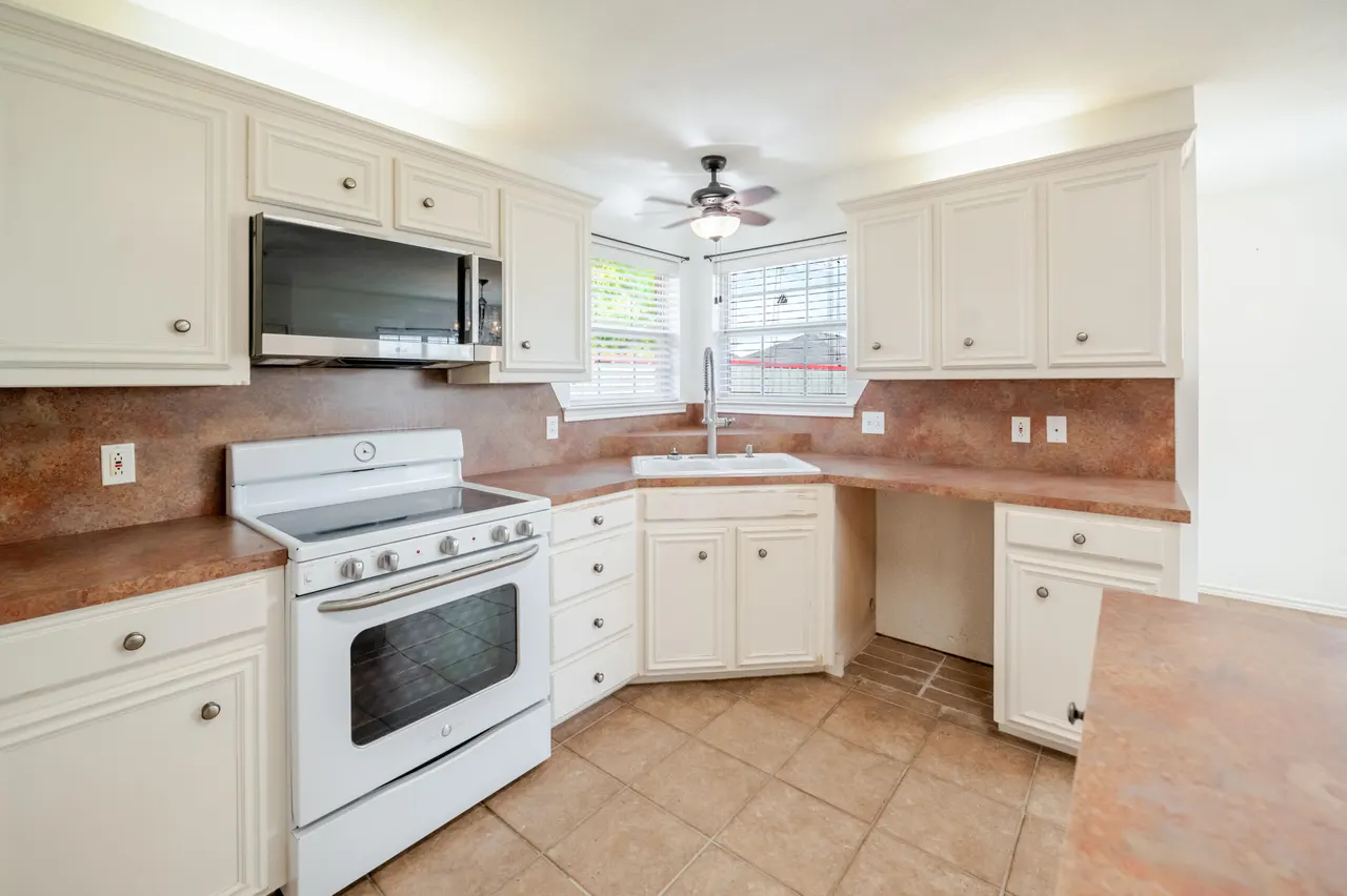 Photo 15 — 6717 7th Street, Lubbock, TX 79416