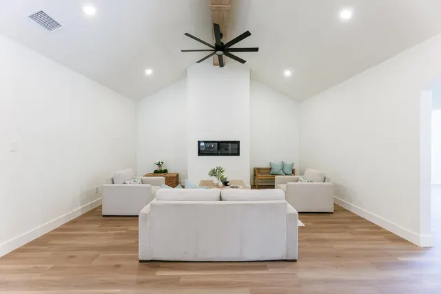 Photo 8 — 4345 N Boston Avenue, Lubbock, TX 79415