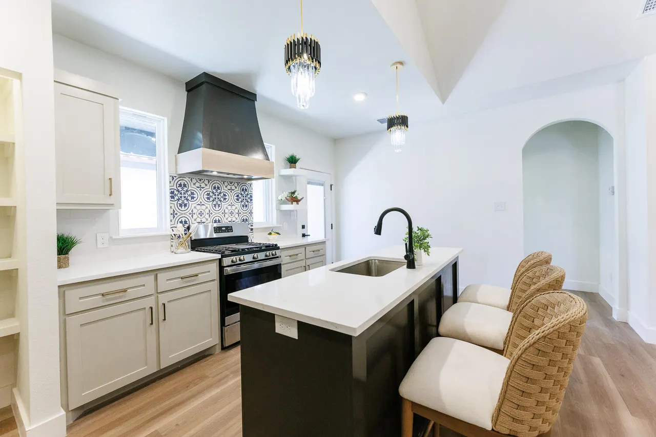 Photo 17 — 4345 N Boston Avenue, Lubbock, TX 79415