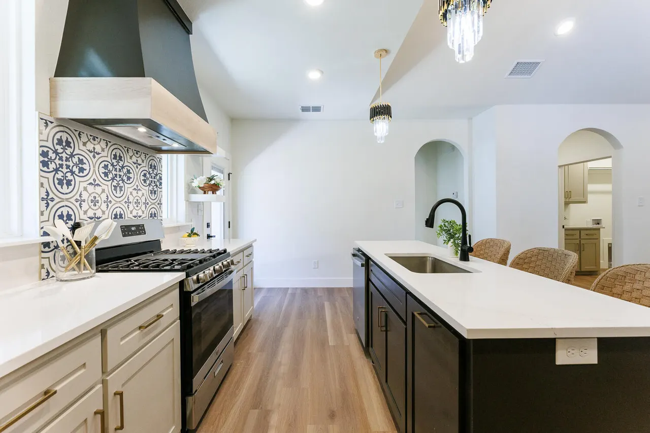 Photo 19 — 4345 N Boston Avenue, Lubbock, TX 79415