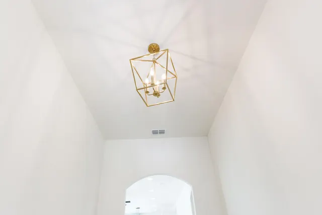 Photo 4 — 4343 N Boston Avenue, Lubbock, TX 79415
