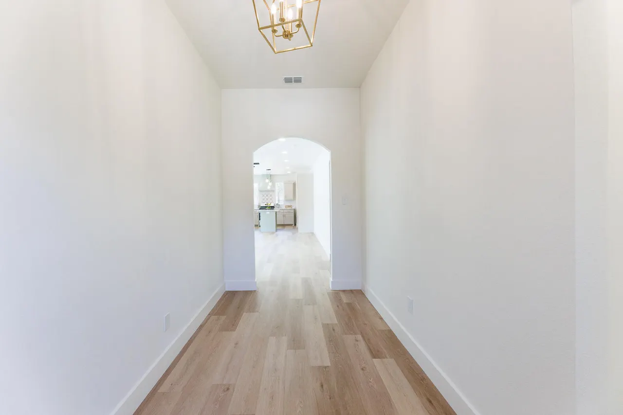 Photo 5 — 4343 N Boston Avenue, Lubbock, TX 79415