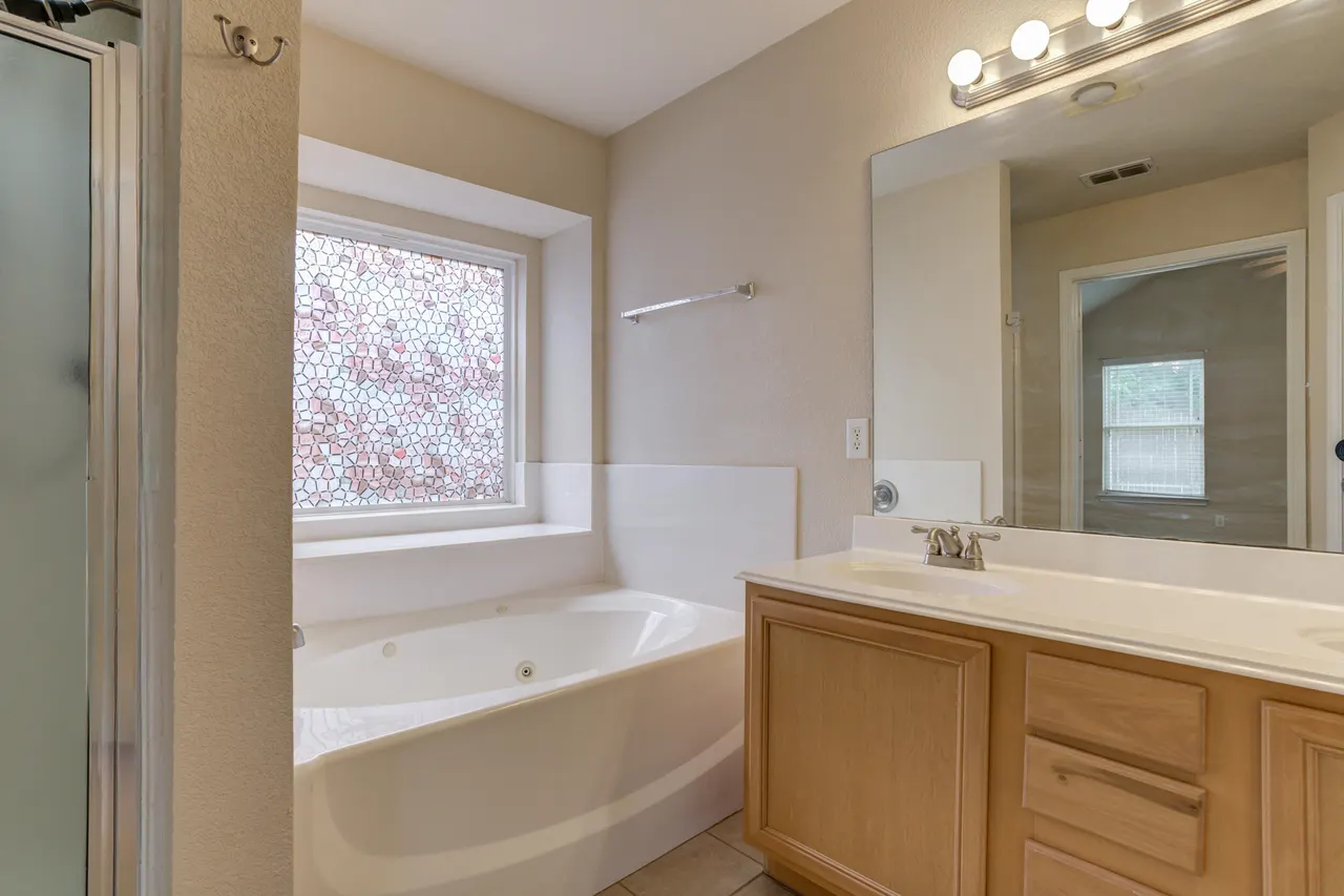 Photo 12 — 6813 35th Street, Lubbock, TX 79407