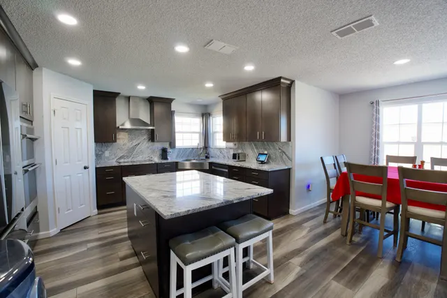 Photo 4 — 6718 9th Street, Lubbock, TX 79416