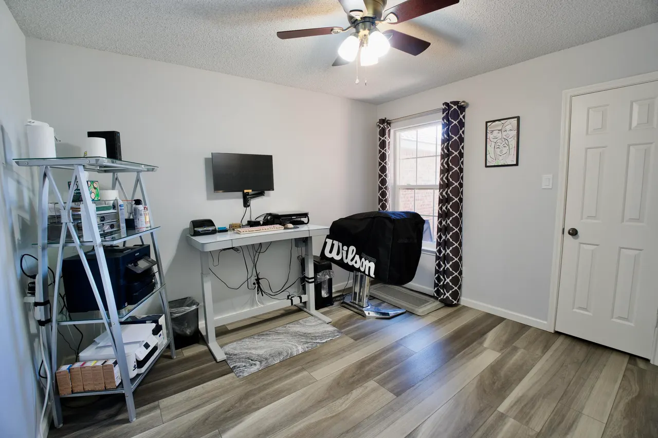 Photo 13 — 6718 9th Street, Lubbock, TX 79416