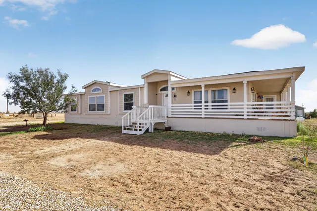 Photo 2 — 9715 County Road 5200 # A-C, Shallowater, TX 79363