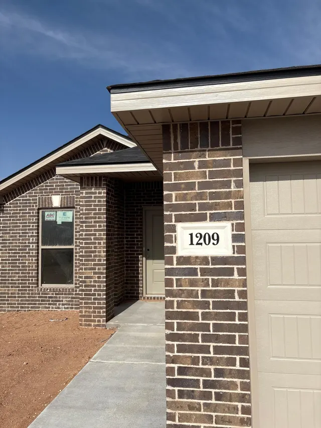 Front exterior — 1209 Cottonwood Avenue, Wolfforth, TX 79382