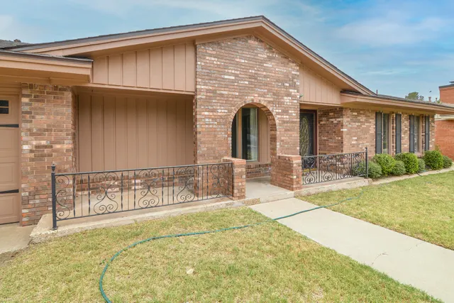 Photo 2 — 4107 63rd Drive, Lubbock, TX 79413