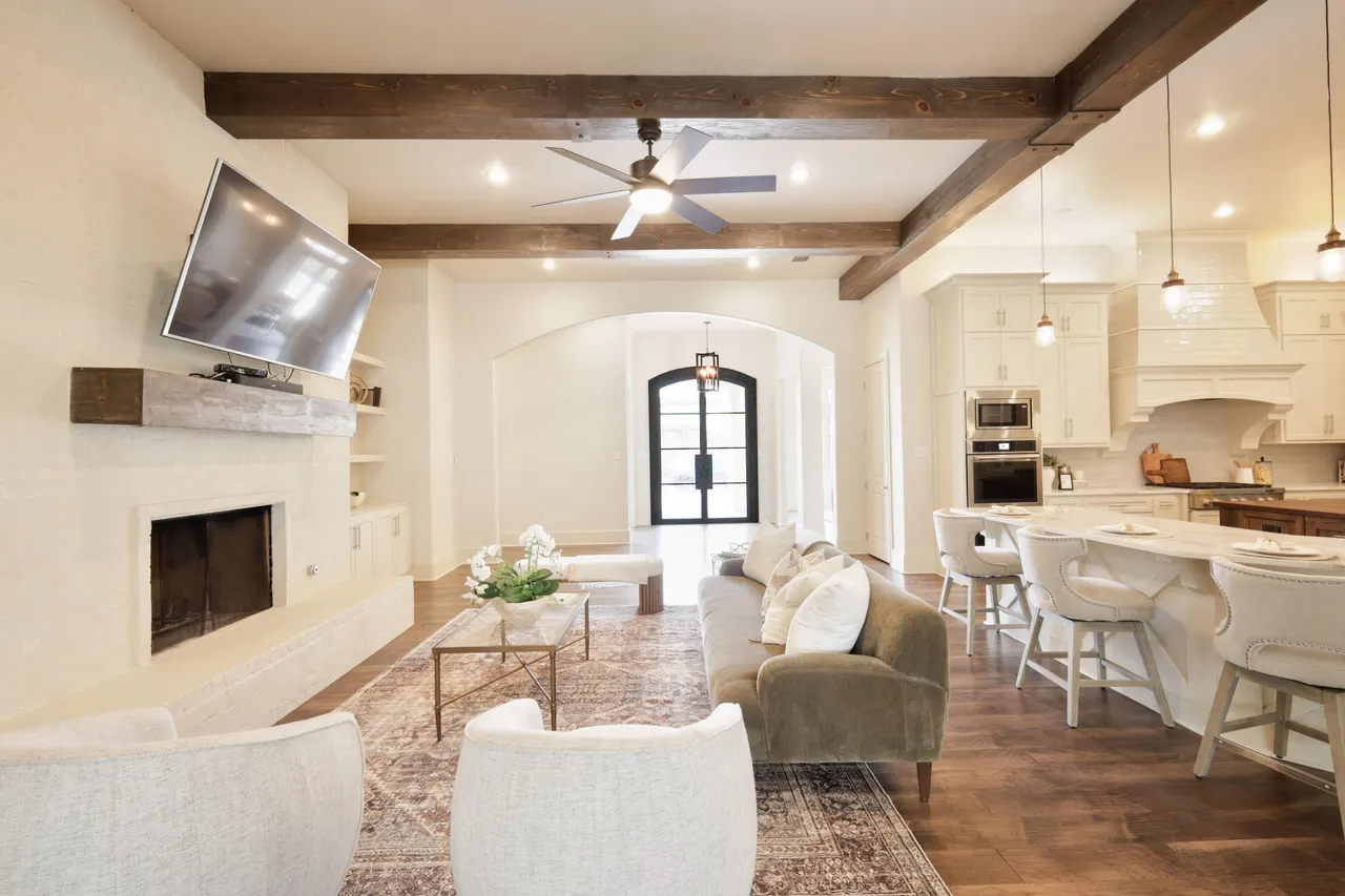 Photo 4 — 11107 Miami Avenue, Lubbock, TX 79423