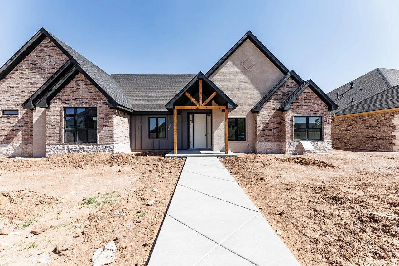 Photo 2 — 508 N 14th Street, Wolfforth, TX 79382