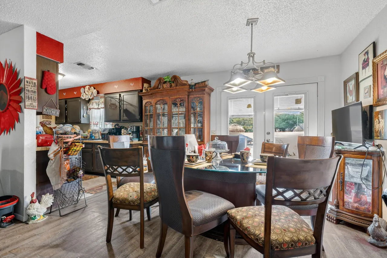 Photo 9 — 8402 Flint Avenue, Lubbock, TX 79423