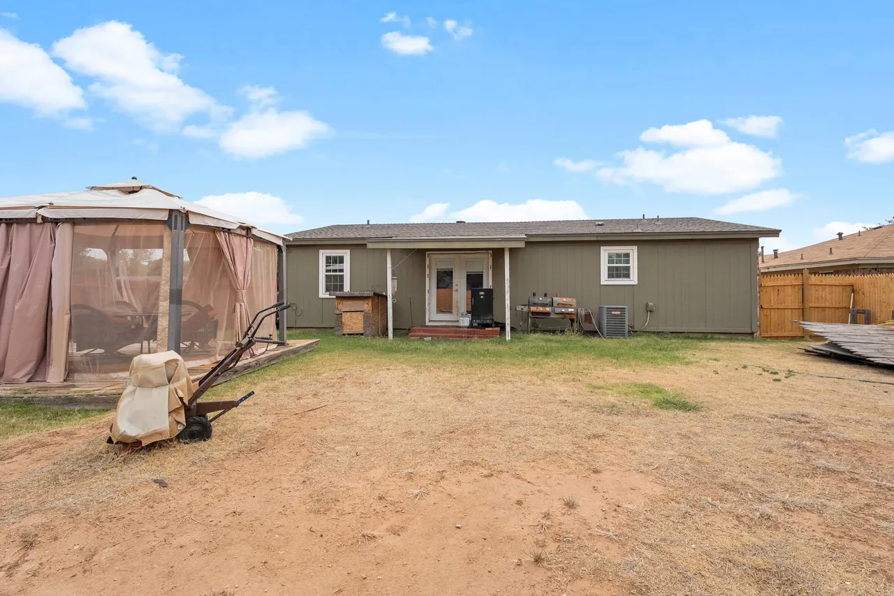 Photo 23 — 8402 Flint Avenue, Lubbock, TX 79423
