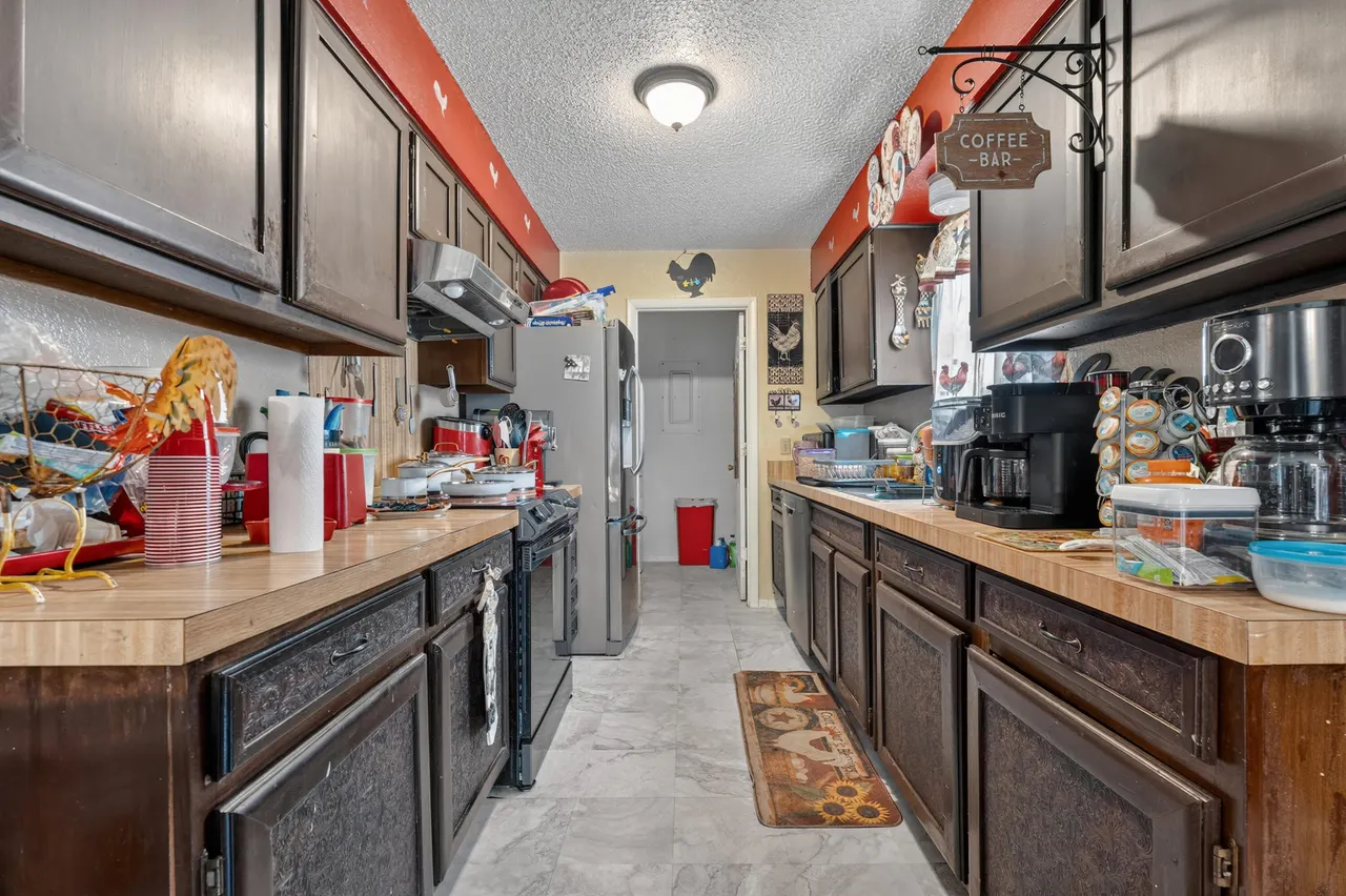 Photo 11 — 8402 Flint Avenue, Lubbock, TX 79423