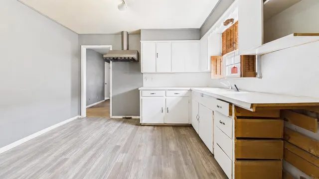 Photo 4 — 518 W 2nd Street, Hale Center, TX 79041