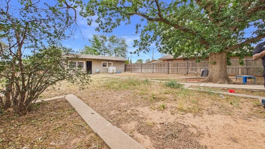 Photo 15 — 518 W 2nd Street, Hale Center, TX 79041