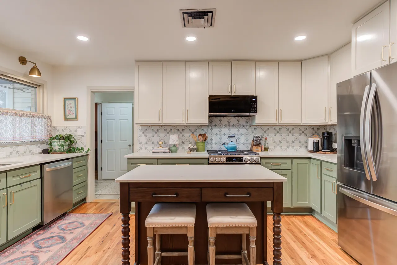 Photo 11 — 2505 31st Street, Lubbock, TX 79410