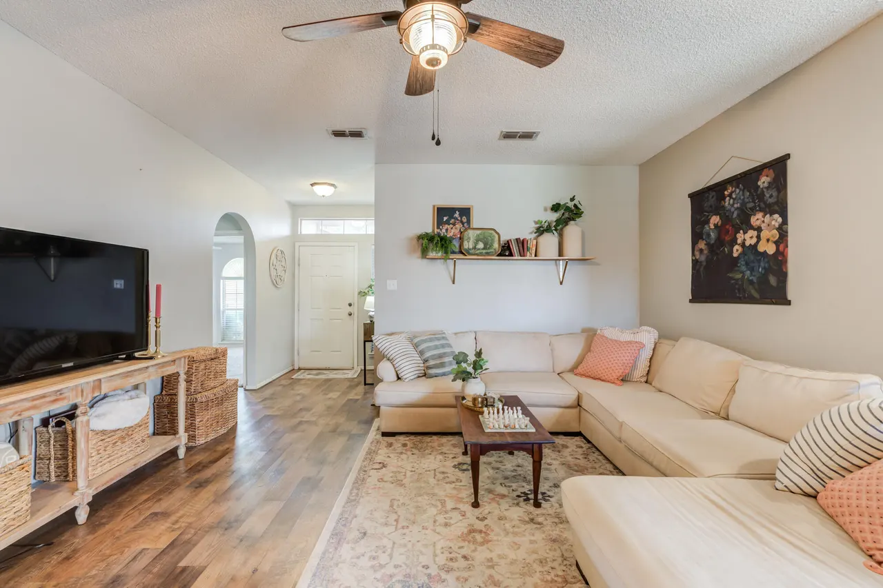 Photo 9 — 6211 18th Street, Lubbock, TX 79416