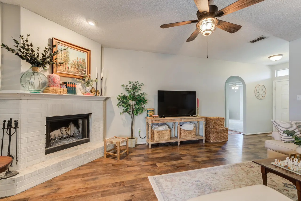 Photo 11 — 6211 18th Street, Lubbock, TX 79416