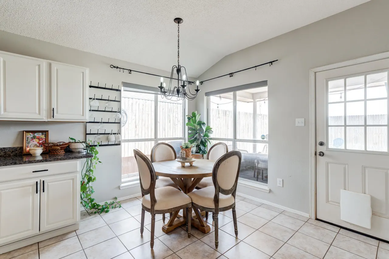 Photo 13 — 6211 18th Street, Lubbock, TX 79416