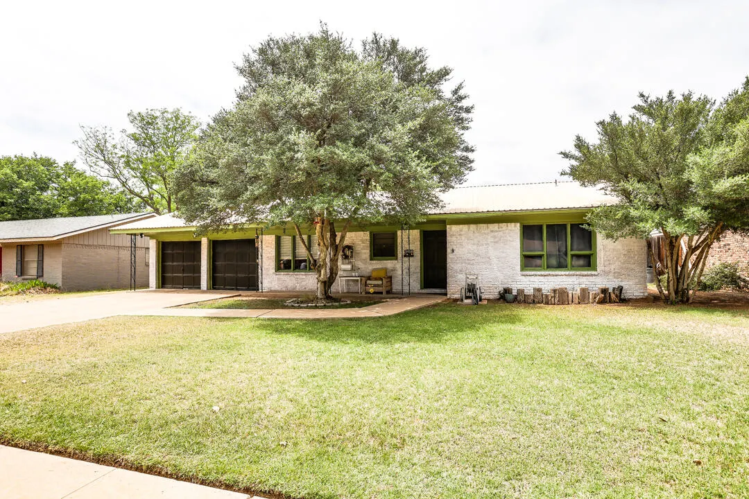 Photo 2 — 3414 68th Drive, Lubbock, TX 79413
