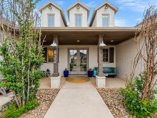Photo 4 — 832 Avenue T, Shallowater, TX 79363