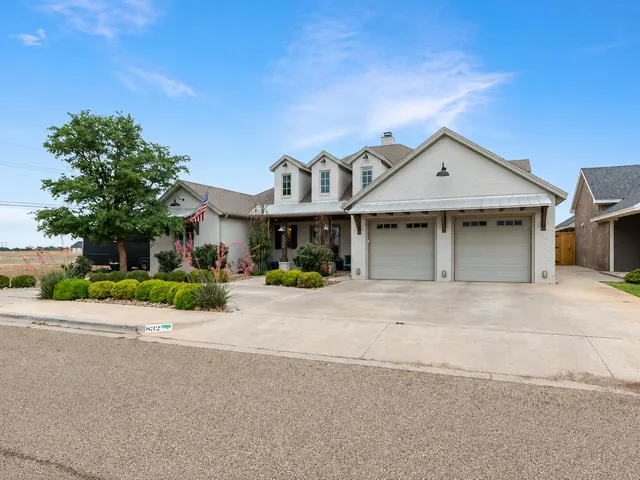 Photo 2 — 832 Avenue T, Shallowater, TX 79363