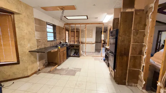 Photo 5 — 1706 E Carter Drive, Brownfield, TX 79316