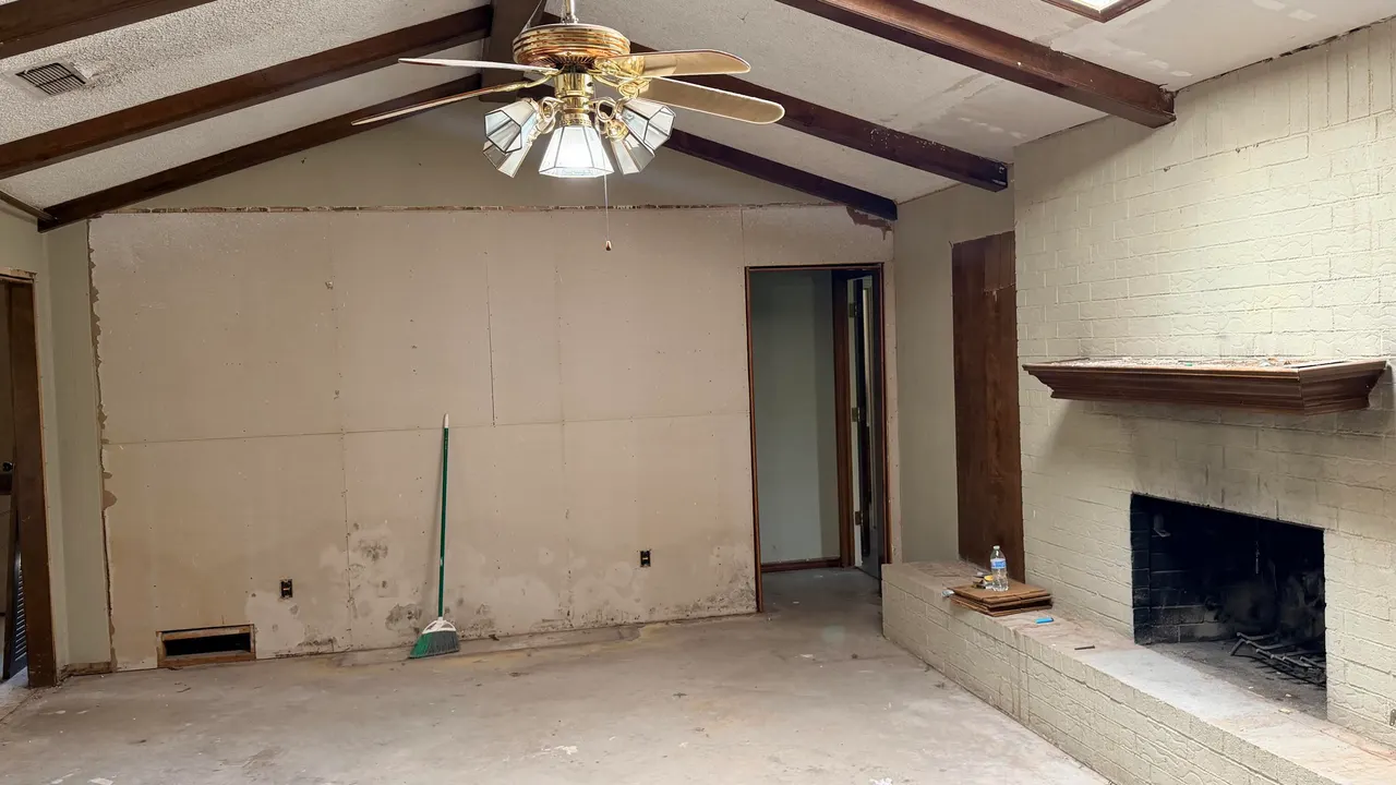 Photo 9 — 1706 E Carter Drive, Brownfield, TX 79316
