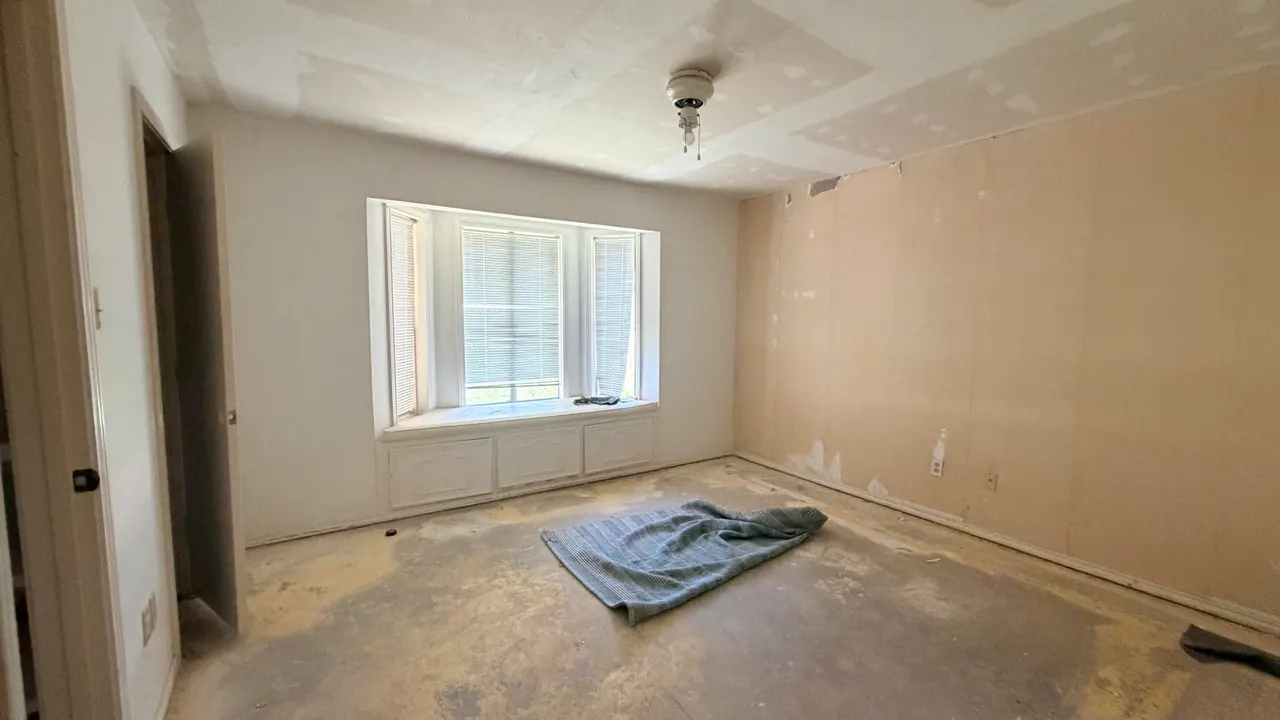 Photo 11 — 1706 E Carter Drive, Brownfield, TX 79316