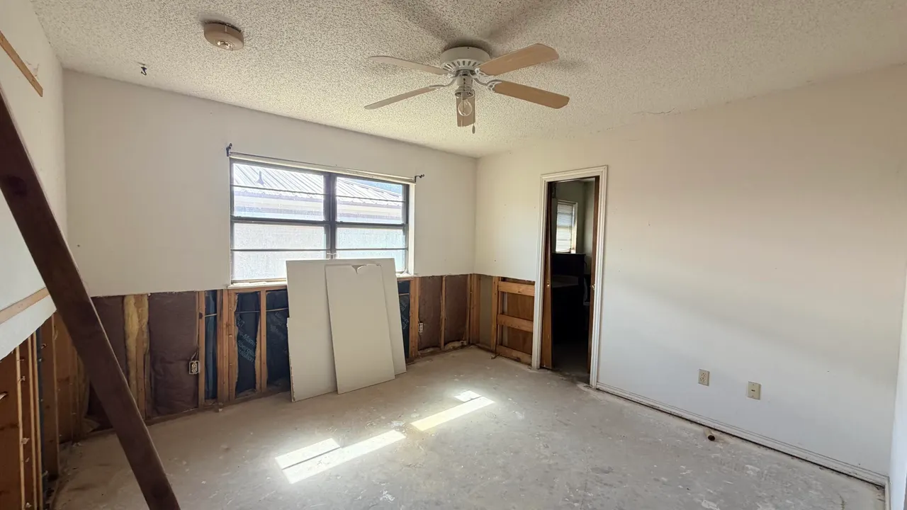 Photo 12 — 1706 E Carter Drive, Brownfield, TX 79316