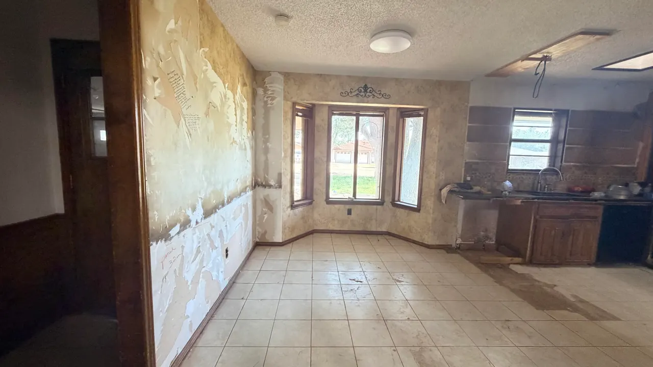 Photo 6 — 1706 E Carter Drive, Brownfield, TX 79316