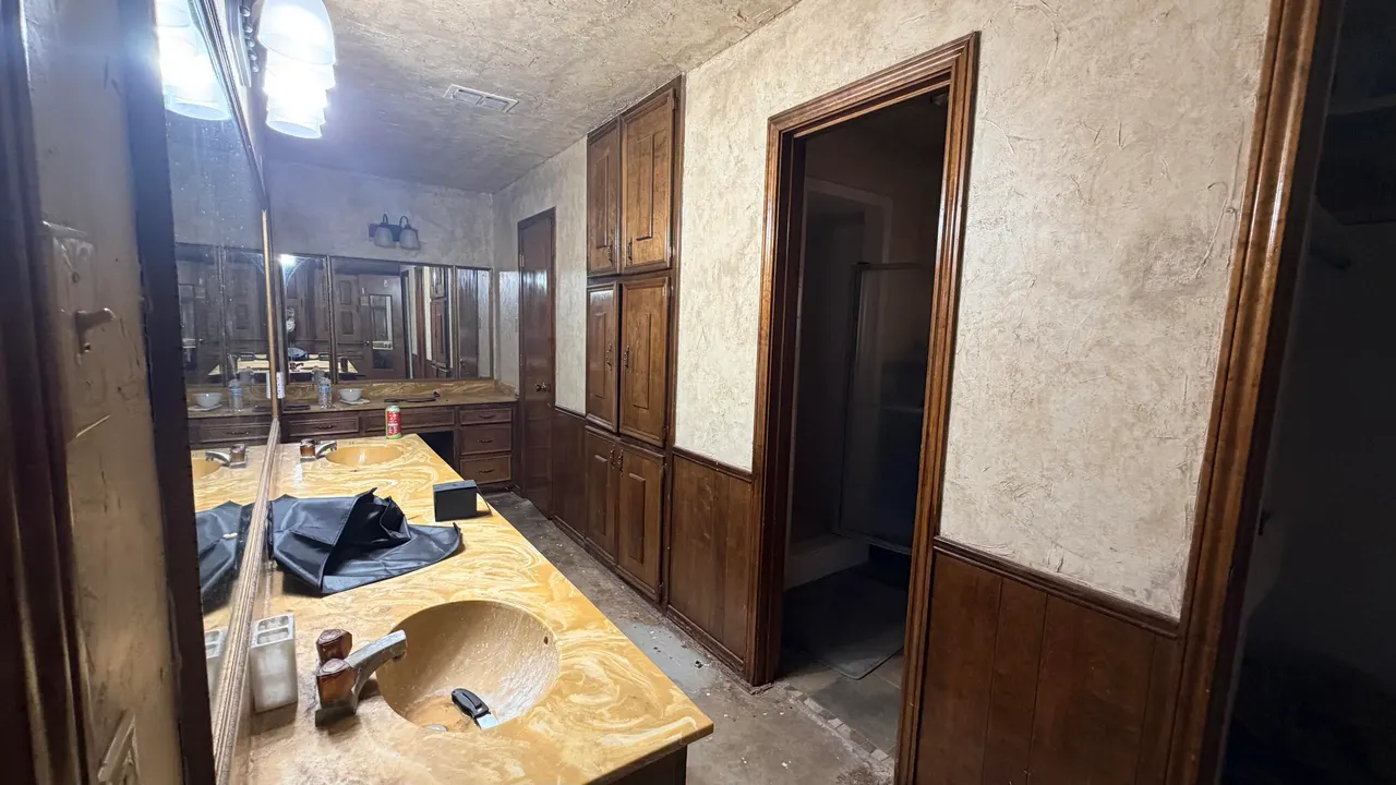 Photo 17 — 1706 E Carter Drive, Brownfield, TX 79316