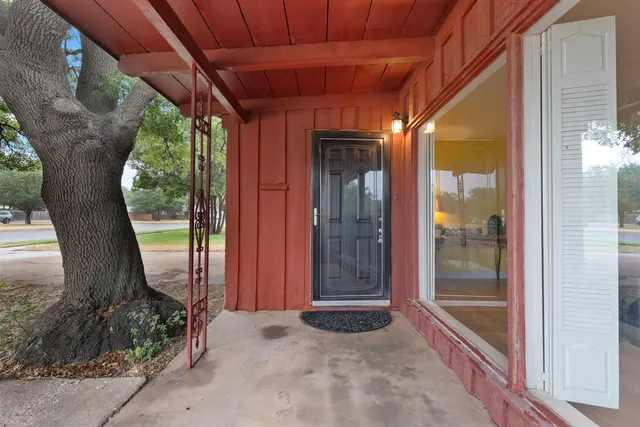 Photo 2 — 3214 40th Street, Lubbock, TX 79413