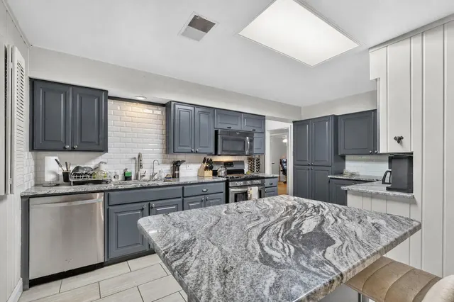 Photo 8 — 3214 40th Street, Lubbock, TX 79413