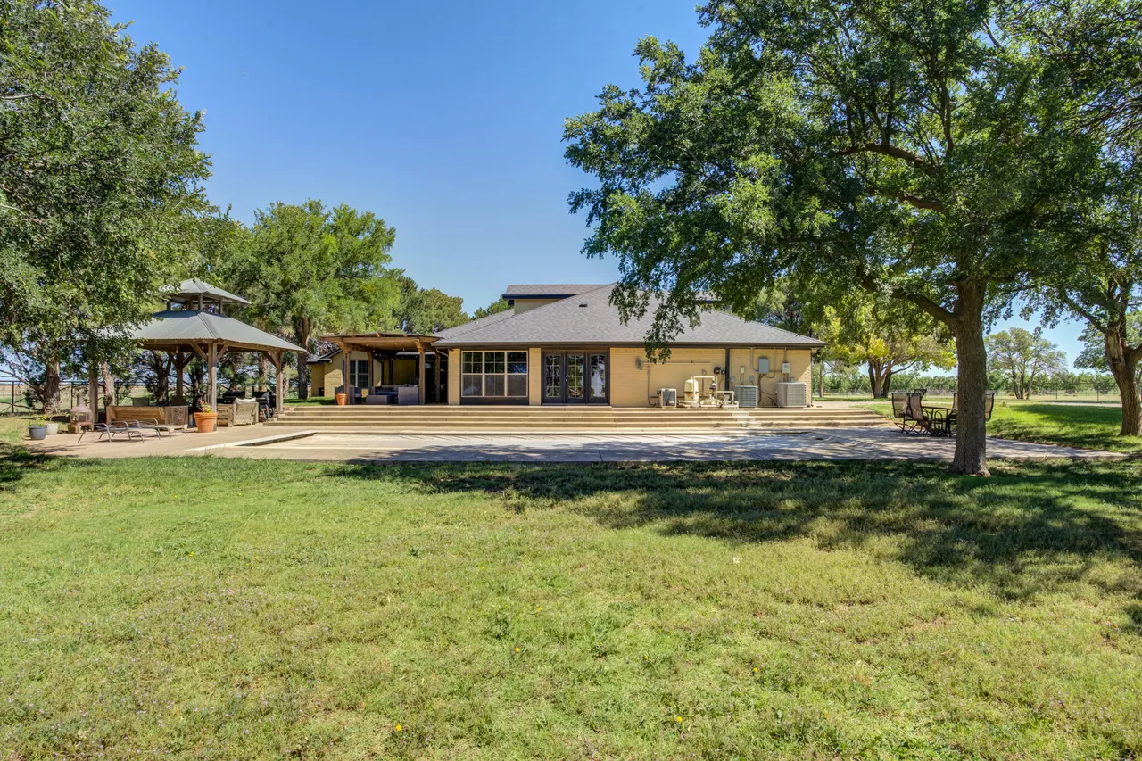 Photo 11 — 9009 County Rd 7500, Wolfforth, TX 79382