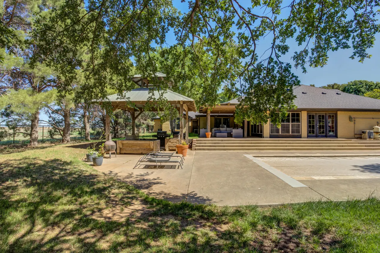 Photo 12 — 9009 County Rd 7500, Wolfforth, TX 79382