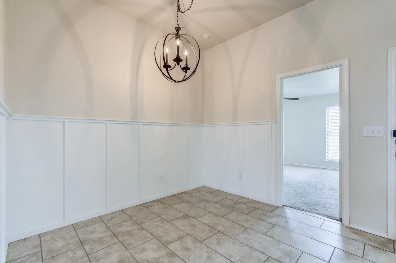 Photo 4 — 7012 34th Place, Lubbock, TX 79407