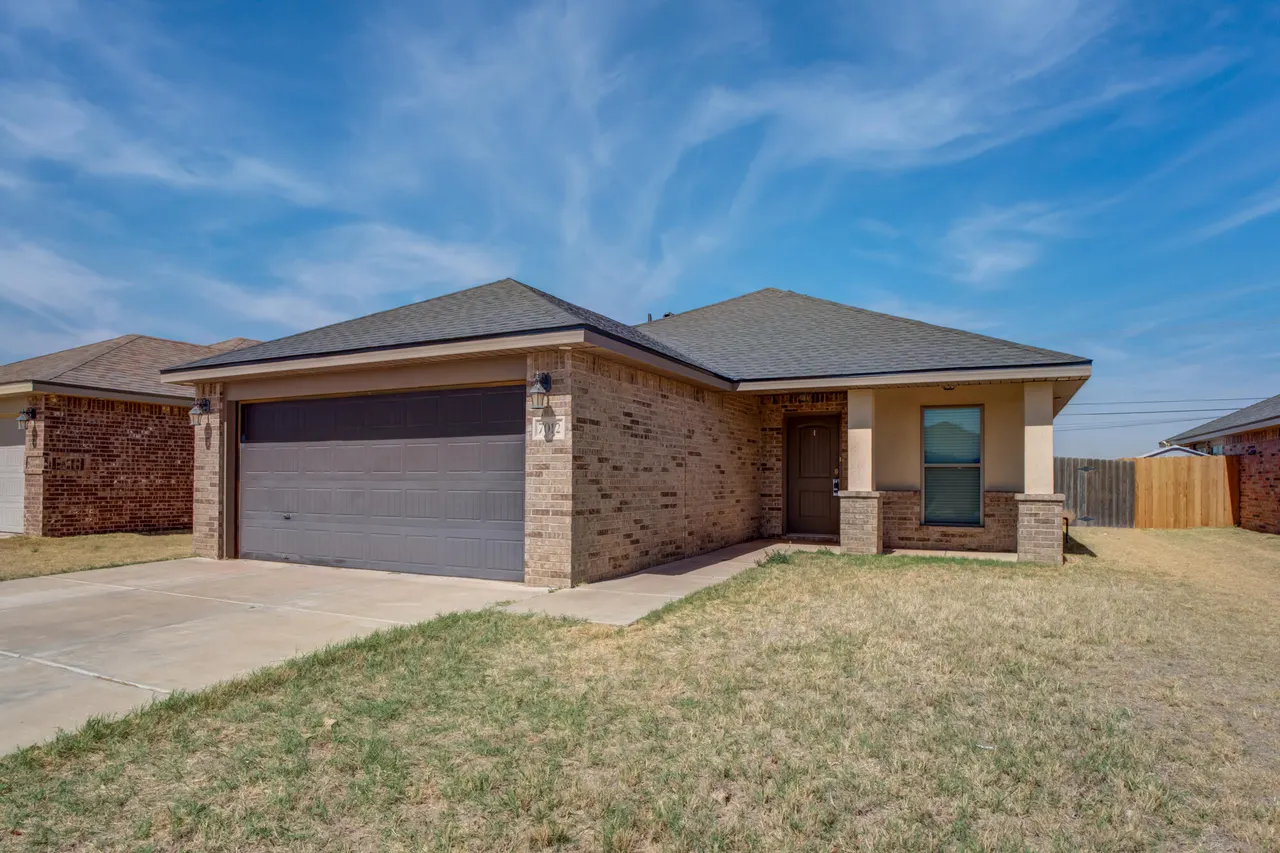 Photo 6 — 7012 34th Place, Lubbock, TX 79407