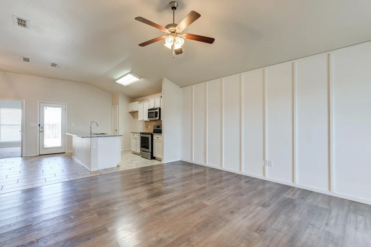 Photo 8 — 7012 34th Place, Lubbock, TX 79407