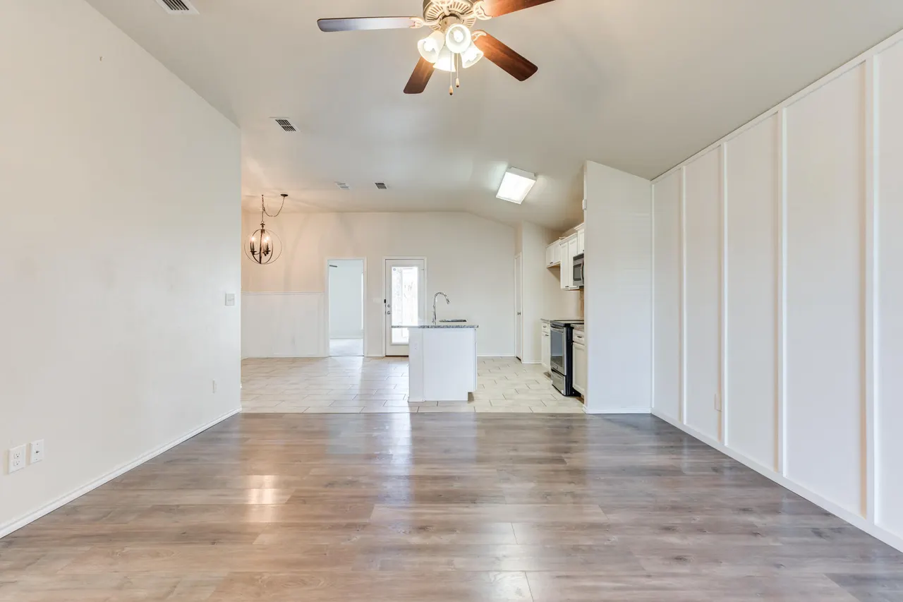 Photo 9 — 7012 34th Place, Lubbock, TX 79407